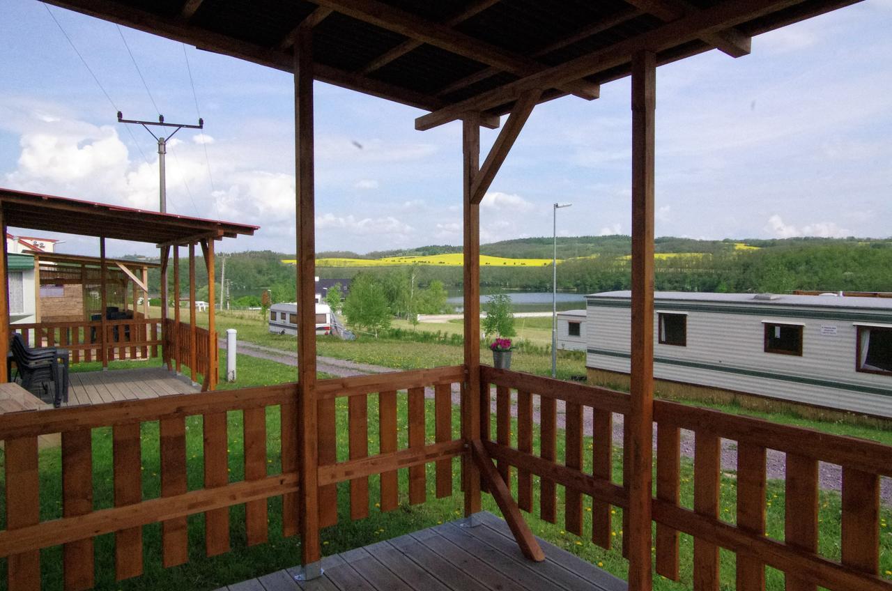 Mobilheimy U Prehrady Hotell Horní Dunajovice Exteriör bild