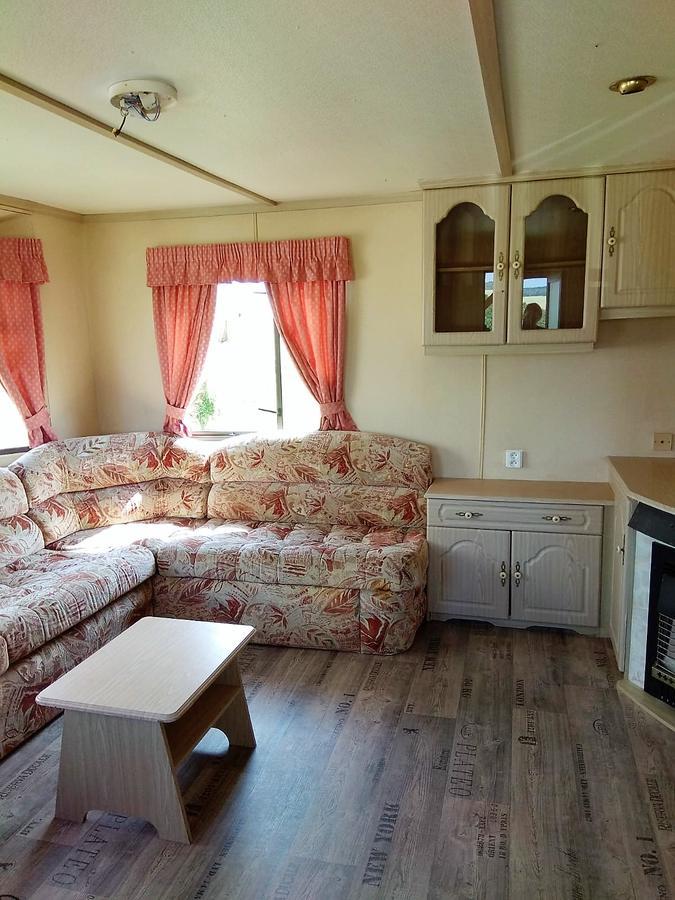 Mobilheimy U Prehrady Hotell Horní Dunajovice Exteriör bild